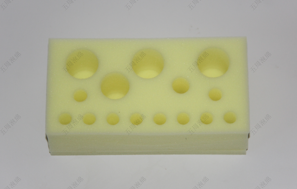 用戶體驗視角：為何上層產(chǎn)品都執(zhí)著于PU海綿內襯設計？