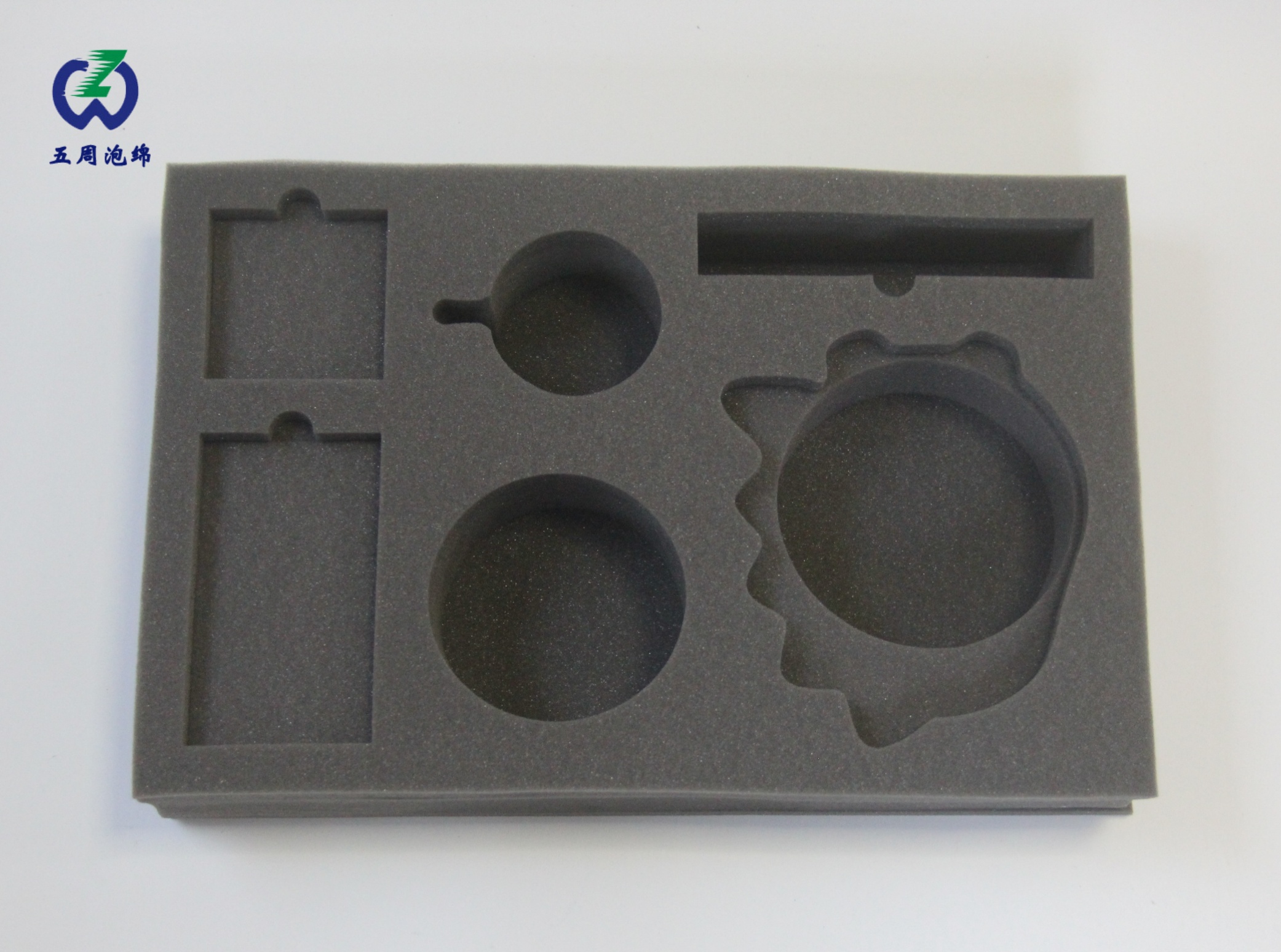 包裝界黑科技！PU海綿內(nèi)襯如何讓易碎品運(yùn)輸零損耗？