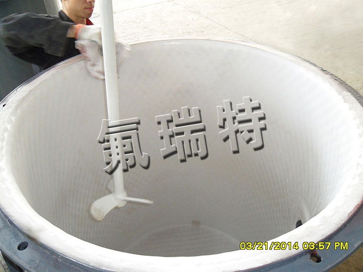 鋼襯塑儲(chǔ)罐、反應(yīng)釜